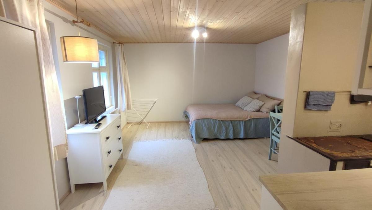 With Private Entrance And Free Parking Tallinna